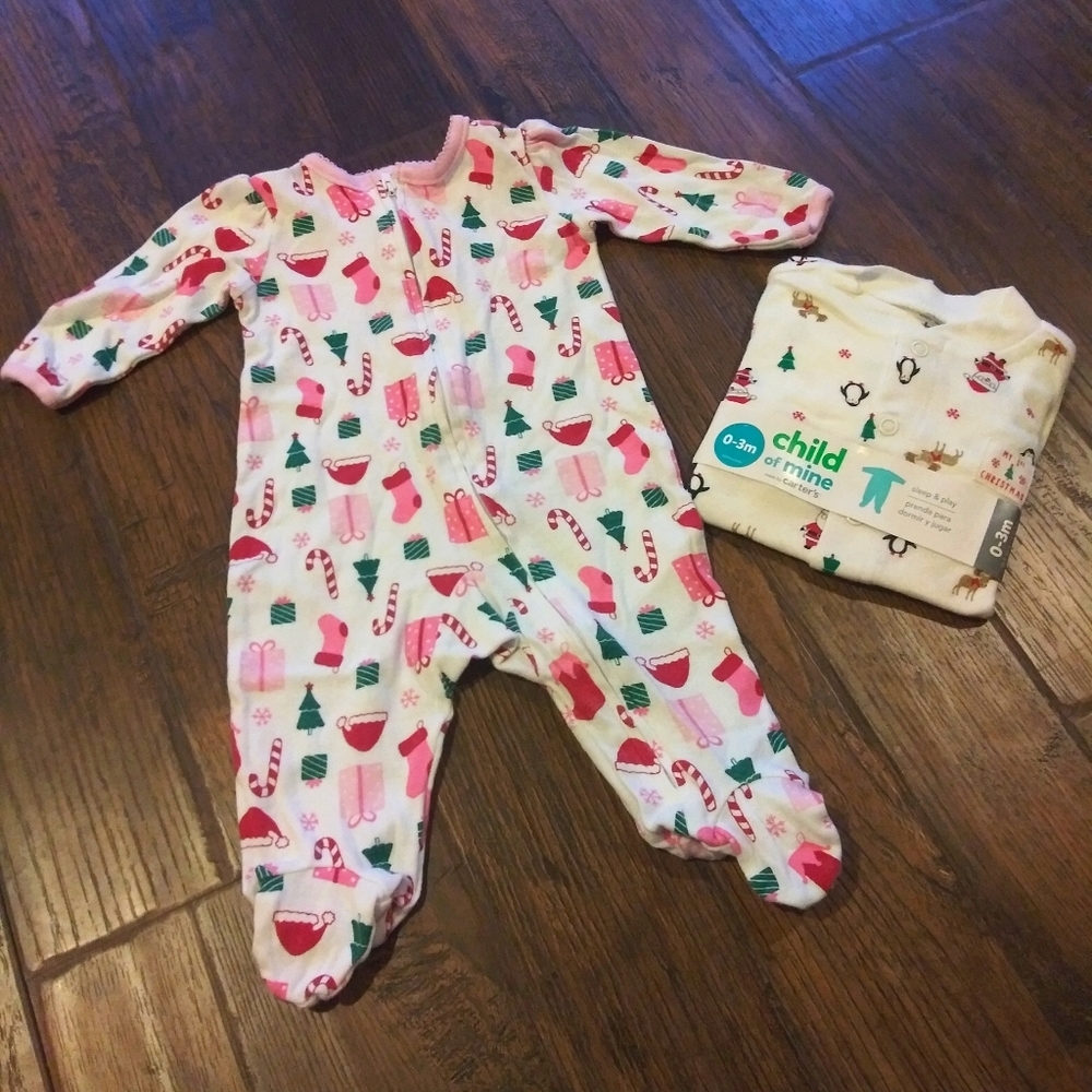 Carter's footed onesies set of 2